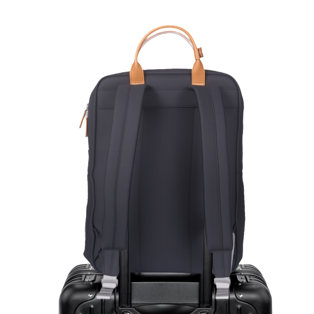 SmartCharge 15L Business-Rucksack: Integrierte 96-Wh-Powerbank, USB-C/A-Schnellladefunktion und wasserdichte Technologie