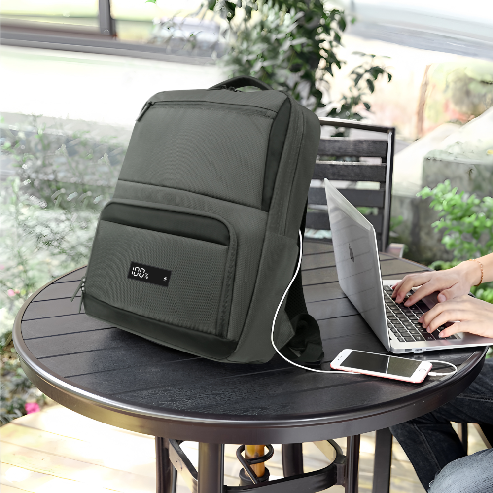 Ecopower Bag 15L Urban Casual Rucksack: Integrierte 93Wh Powerbank, USB-C/A Schnellladefunktion und wasserdichte Technologie